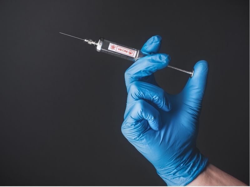 Conheça as Vacinas Disponíveis na CLINIVAC Proteção para Toda a Família